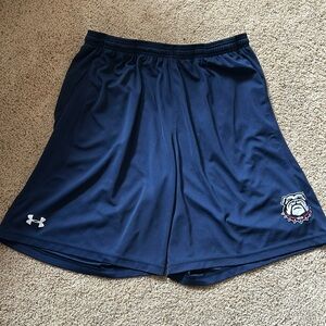 Athletic shorts with bulldog logo